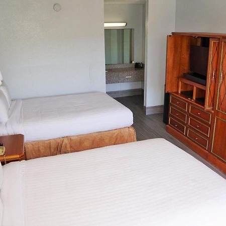 קונרו Hotel Elev8 מראה חיצוני תמונה