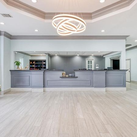 קונרו Hotel Elev8 מראה חיצוני תמונה