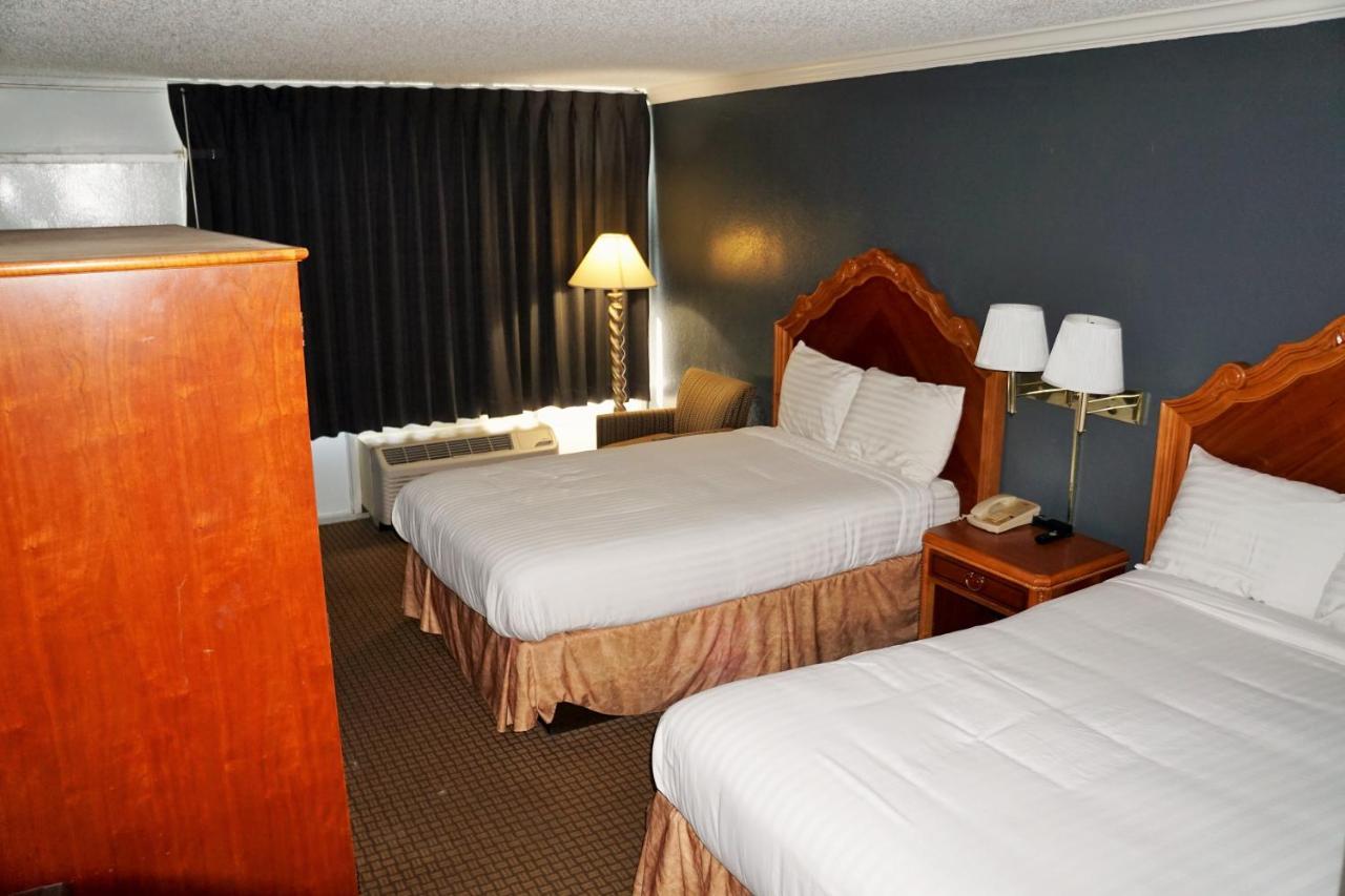 קונרו Hotel Elev8 מראה חיצוני תמונה