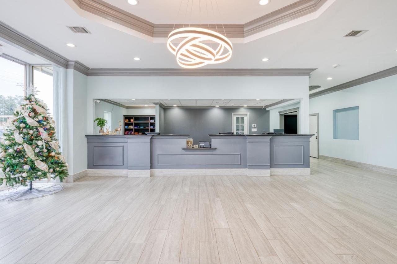 קונרו Hotel Elev8 מראה חיצוני תמונה