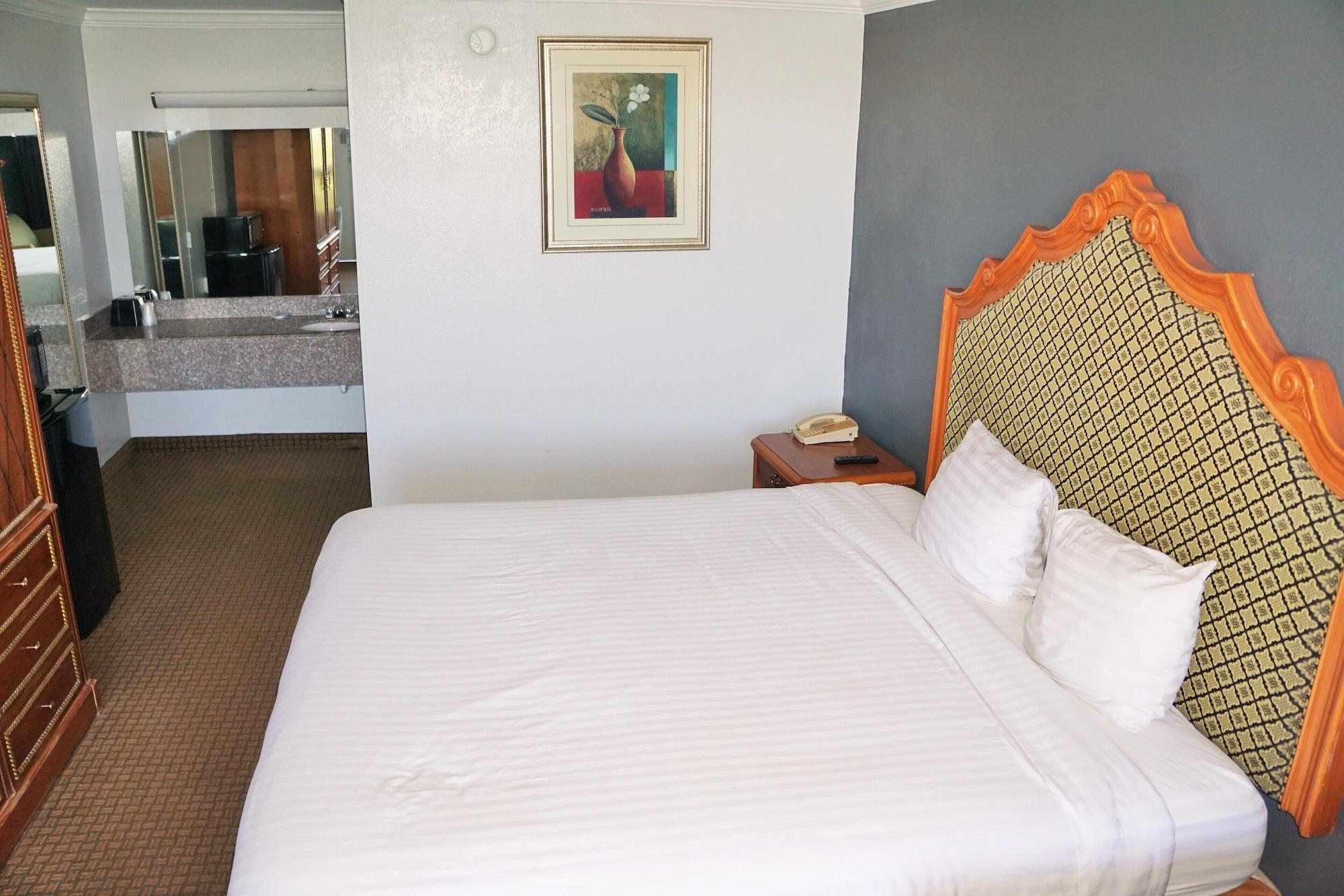 קונרו Hotel Elev8 מראה חיצוני תמונה